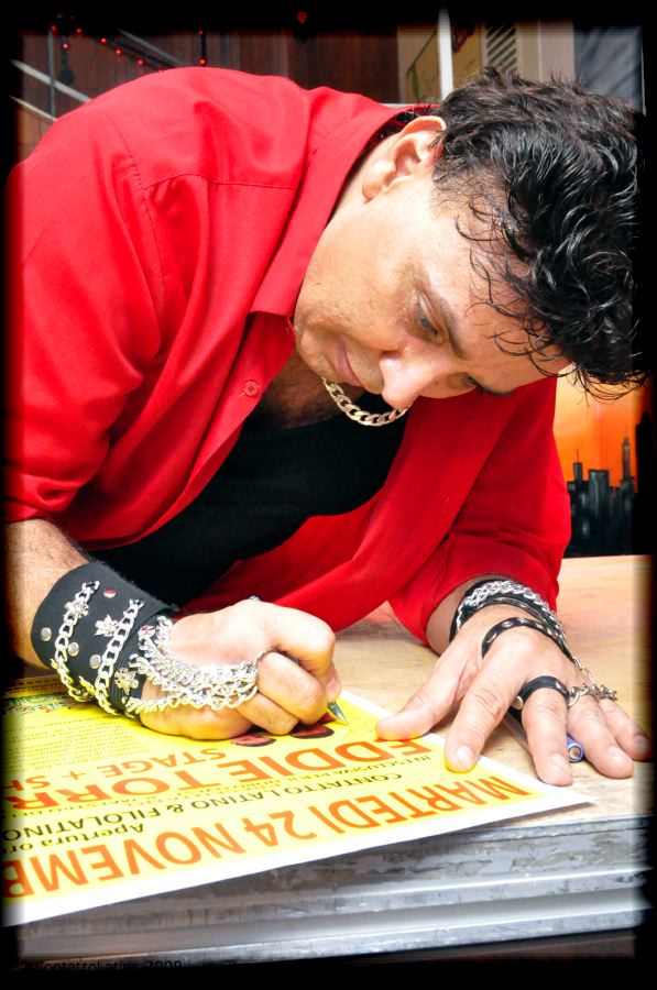 Eddie Torres firma gli autografi_4